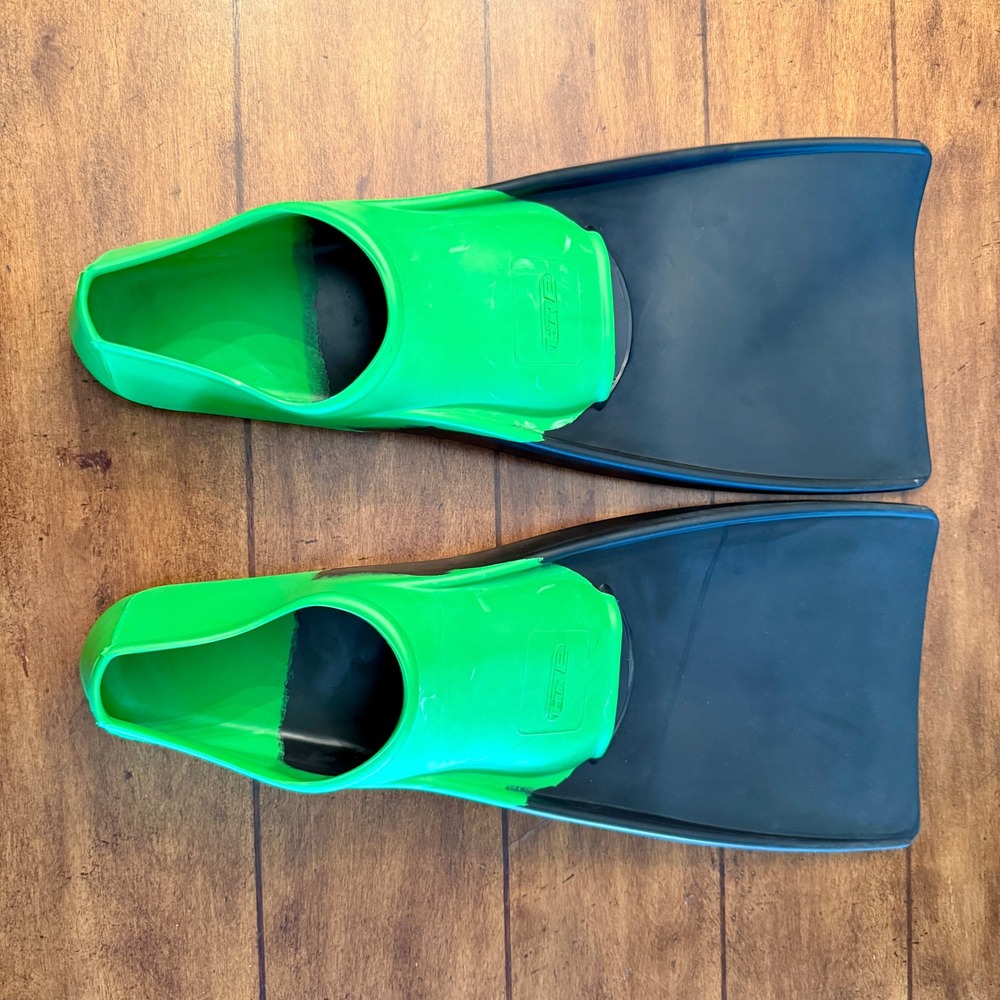 HRE Floating Swim Fins Mens 11-13 Green Black Snorkeling Bodyboarding Malaysia